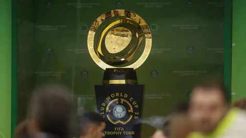 习近平听取吉林省委省政府汇报时提出：全力推进东北振兴战略，在中国式现代化建设中发挥更积极作用。