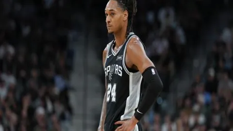 塔图姆赛场惨遭垫脚，传奇耐杀王萨博尼斯下黑脚！